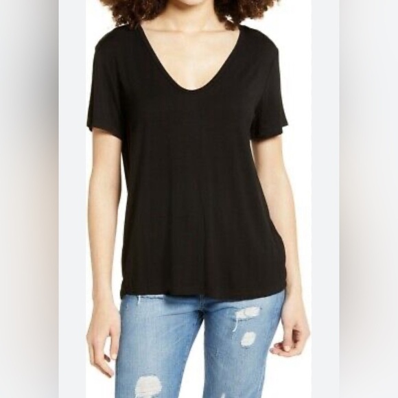 All in Favor Tops - Nordstrom All in Favor Black V-neck short sleeve t-shirt women’s small